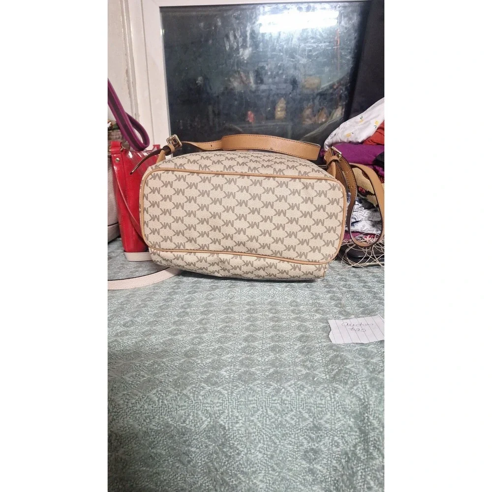 44.Michael Kors Abbey Large Backpack
